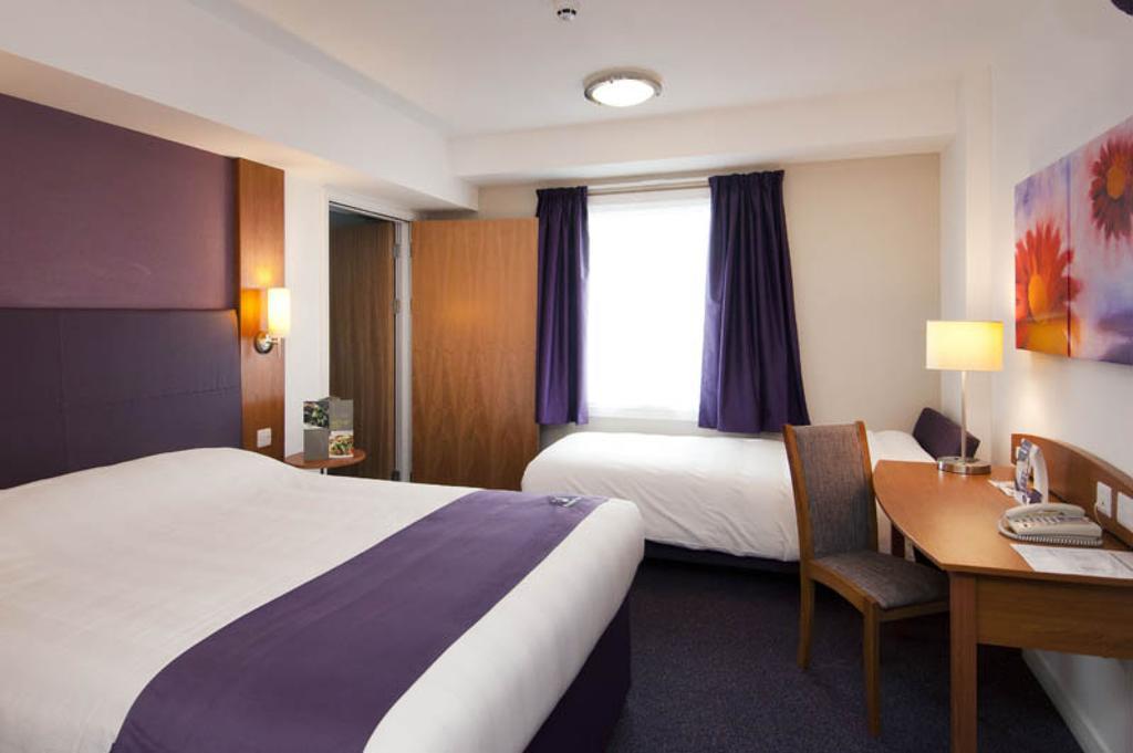 Premier Inn Stratford Upon Avon Waterways Room photo