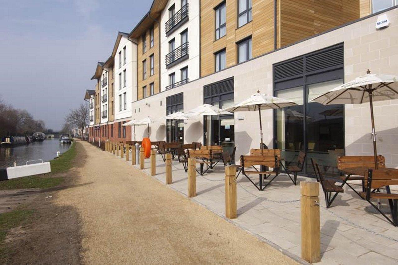 Premier Inn Stratford Upon Avon Waterways Exterior photo